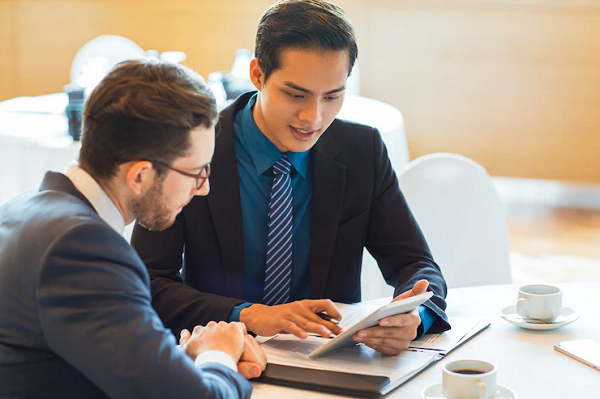 Nhân viên kinh doanh là nghề nghiệp nhiều bạn trẻ đang hướng đến